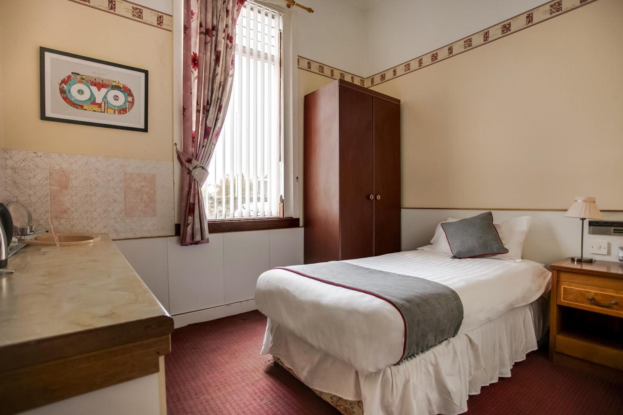 OYO Glenpark Hotel Ayr Buitenkant foto