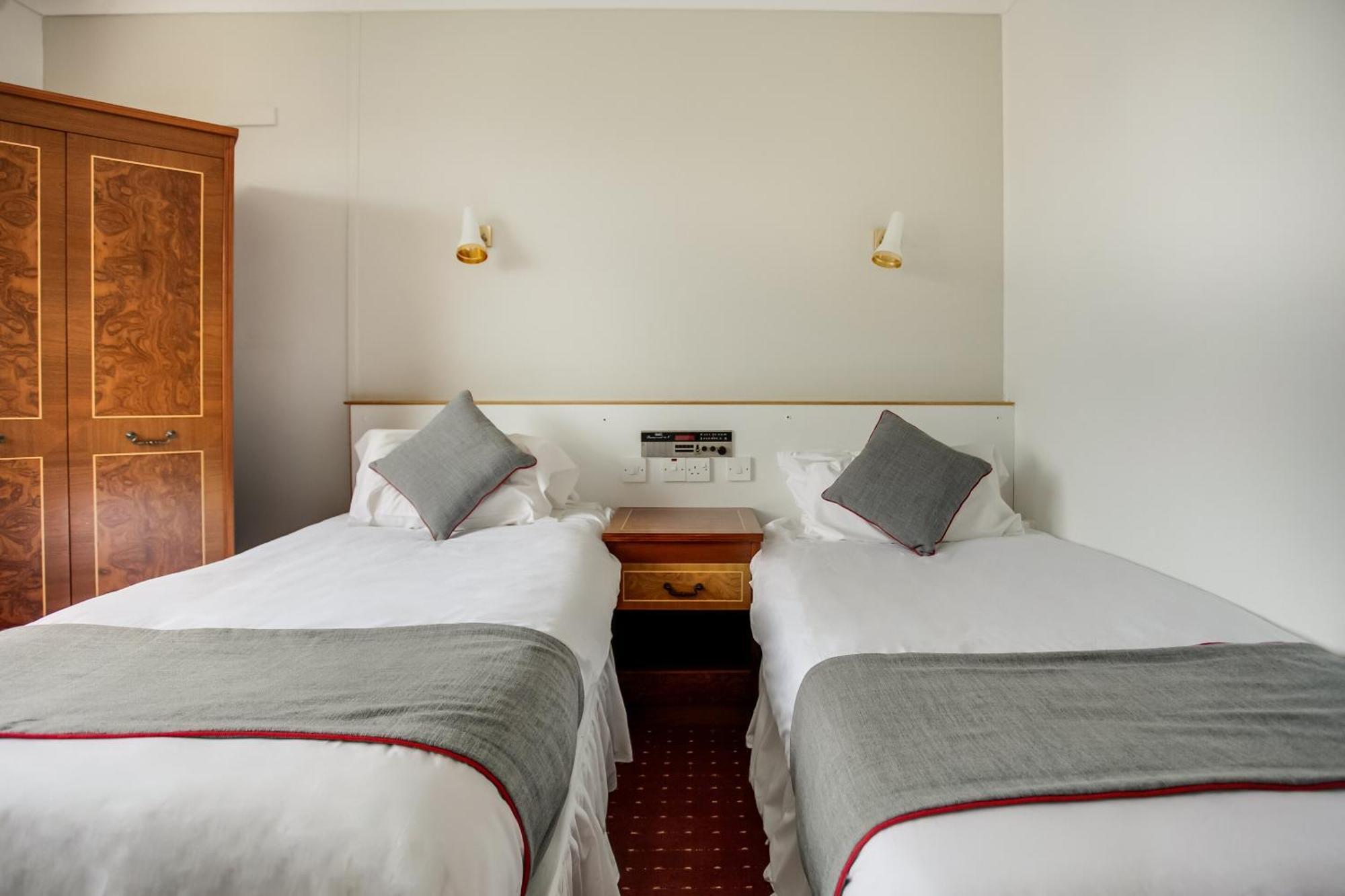OYO Glenpark Hotel Ayr Buitenkant foto